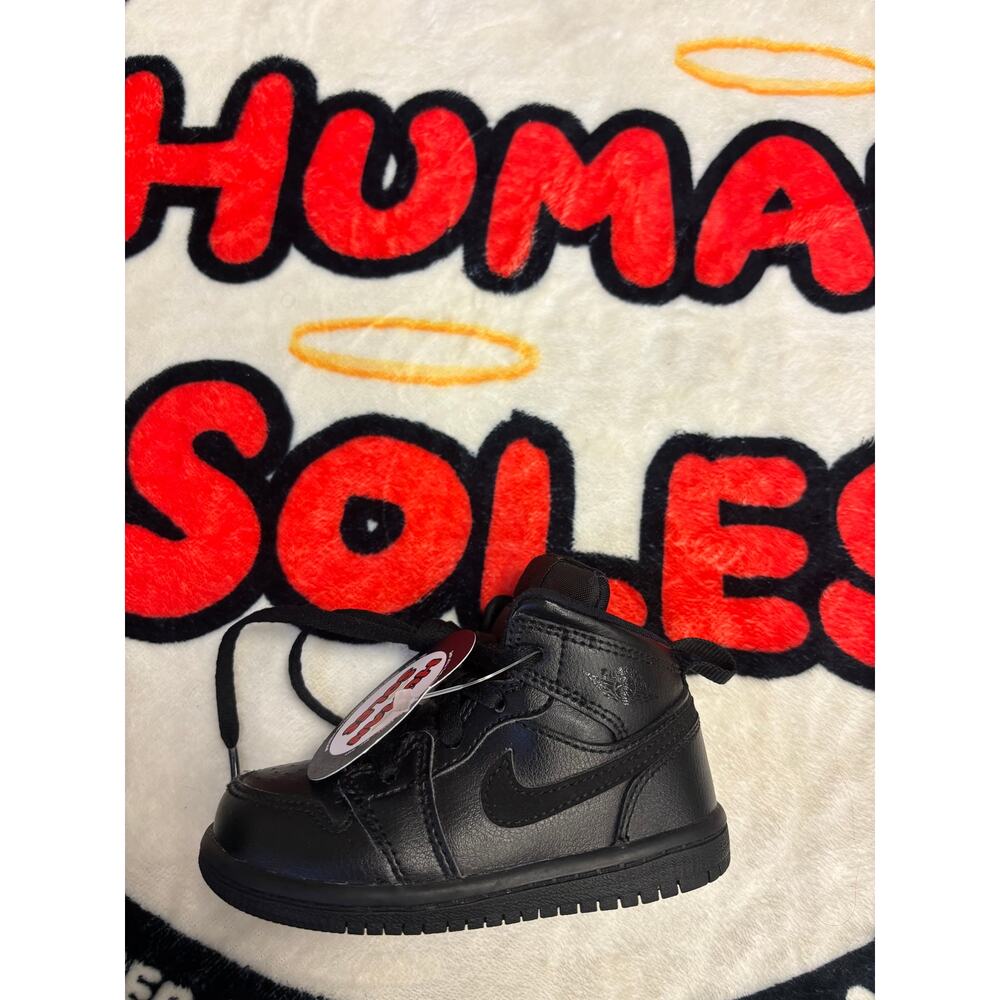 Jordan 1 Mid ‘Triple Black’|Size 7C